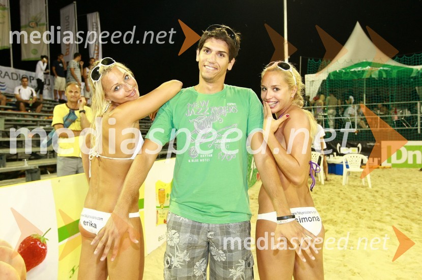 Erika in Simona Fabjan, odbojkarici na mivki ter Miha Penko, Športklub komentatorBeachMaster 2010