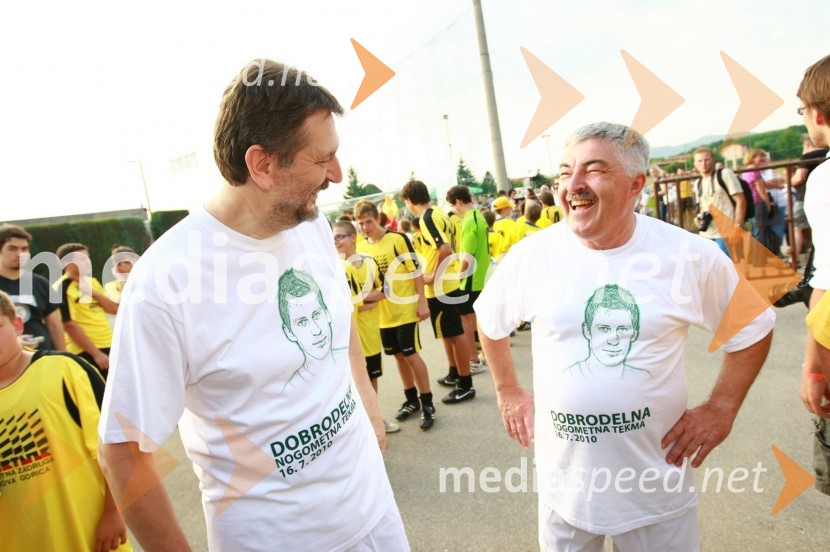 Dragan Valenčič, župan Občine Šempeter in Zlatko Martin Marušič, župan občine Miren-KostanjevicaDobrodelna nogometna tekma. Borut Pahor kot vratar, pobudniki Marko Potrč, Valter Birsa, Tim Matavž