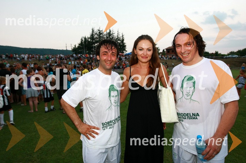 Tomaž Kavčič, restavracija Pri Lojzetu (dvorec Zemono), Iryna Osypenko, manekenka in Marjan Simčič, vinarDobrodelna nogometna tekma. Borut Pahor kot vratar, pobudniki Marko Potrč, Valter Birsa, Tim Matavž