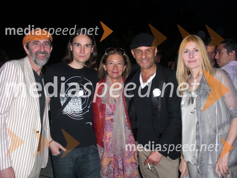 Leo Kulaš, kostumograf, Janez Klenovšek, Lidija Koren, izvršna producentka Festivala Borštnikovo srečanje, Tomaž Pandur, režiser in Angelina Atlagič, kostumografkaOtvoritev fotografske razstave Aljoše Rebolja, Skulpturirani čas v gledališču Tomaža Pandurja