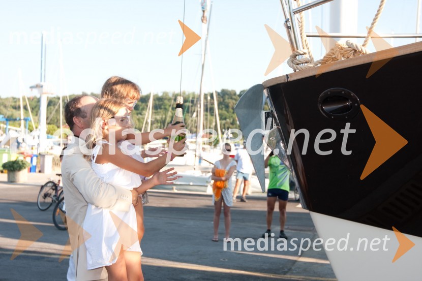 Andrej Marčič, Vanga Yachts ter Inja in MašaPredstavitev in splovitev motorne jahte BRIONI 44 s predsednikom vlade Borutom Pahorjem