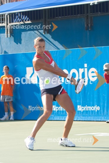 Polona Hercog, teniška igralkaSlovenia Open 2010, dvoboj med Katarino Srebotnik in Polono Hercog