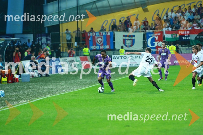 Marcos Magno Morales Tavares in Aleš Mejač, nogometaša NK Maribor ter nogometaši NK VideotonNK Maribor - Videoton, 3. krog kvalifikacij za Ligo Europa
