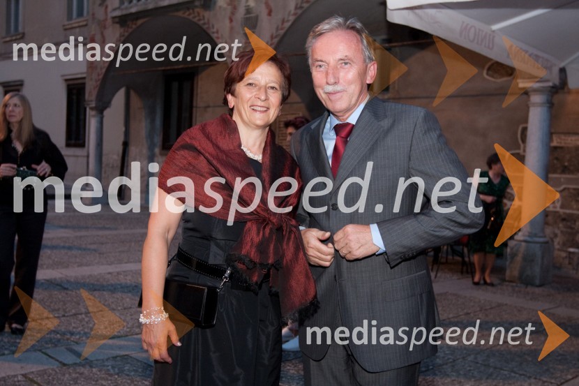 Dr. France Arhar, predsednik uprave UniCredit Bank s soprogoFestival Ljubljana: Pikova dama, opera