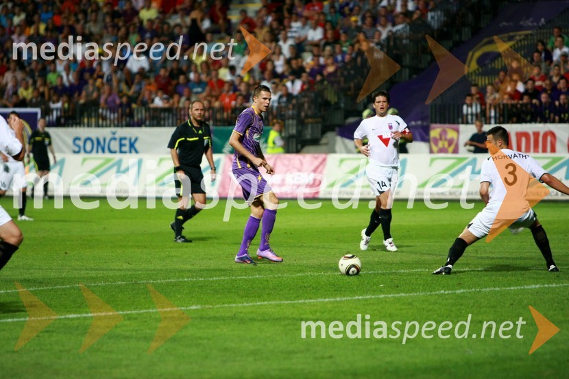 Nogometaš NK Maribor in nogometaša NK VideotonNK Maribor - Videoton, 3. krog kvalifikacij za Ligo Europa