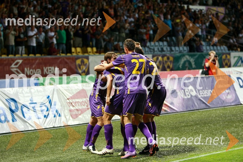 Veselje nogometašev NK Maribor ob zadetkuNK Maribor - Videoton, 3. krog kvalifikacij za Ligo Europa