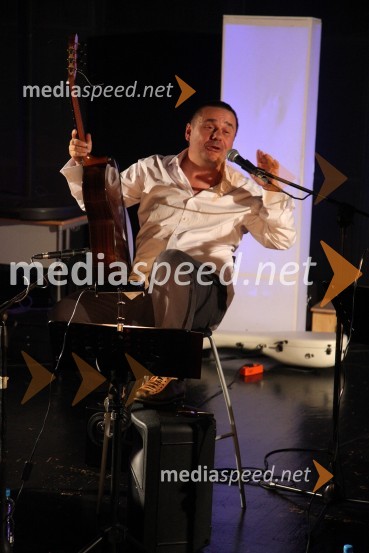 Edin Karamazov, kitarist in lutnjarEdin Karamazov in Kaliopi, koncert