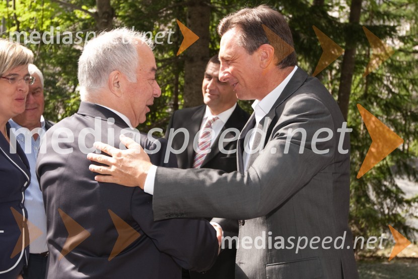 Doku Zavgaev, ruski veleposlanik v Sloveniji in Borut Pahor, predsednik vlade Republike SlovenijeSpominska slovesnost ob Ruski kapelici