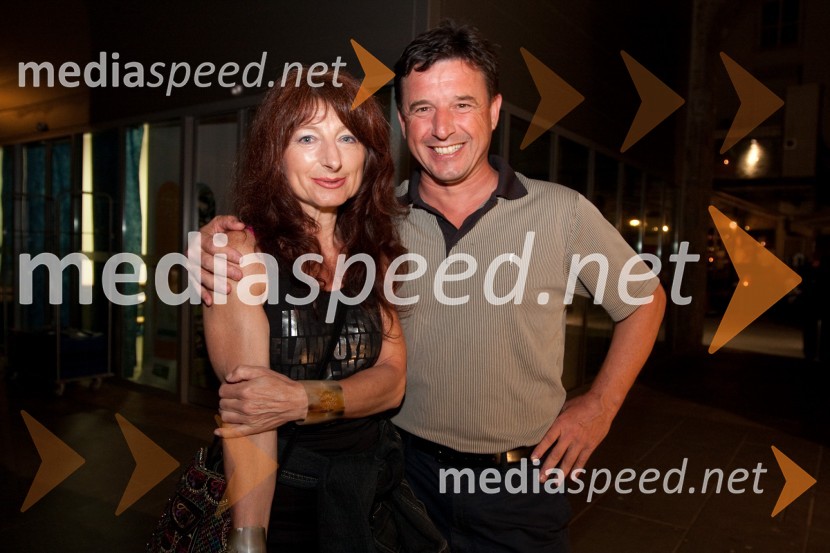 	Sonja Poljanec, prevajalka in Klavdij Godnič, nekdanji glavni izvršni direktor Mobitel, d.d.Festival Festiko 2010, odprtje