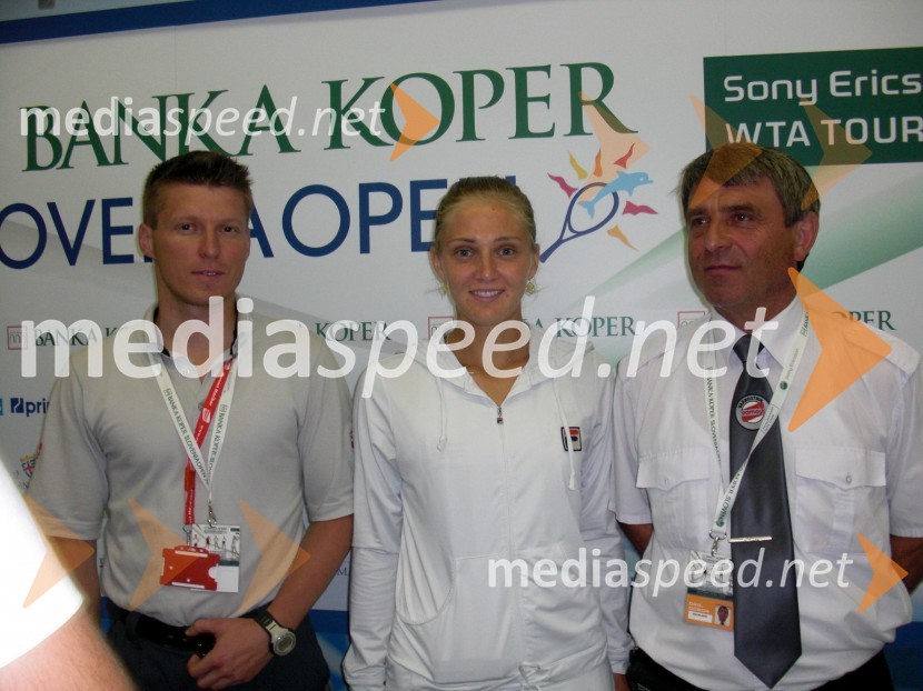 Ana Čakvetadze, teniška igralka in varnostnikaSlovenia Open 2010, finale