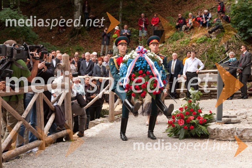 Spominska slovesnost ob Ruski kapelici