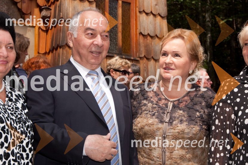 Doku Zavgaev, ruski veleposlanik v Sloveniji in Ljubov Sliska, podpredsednica državne dume federalnega zbora ruske federacijeSpominska slovesnost ob Ruski kapelici
