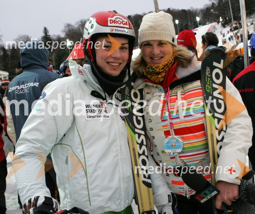 Smučarki Tina Maze in Špela PretnarTina Maze, smučarka