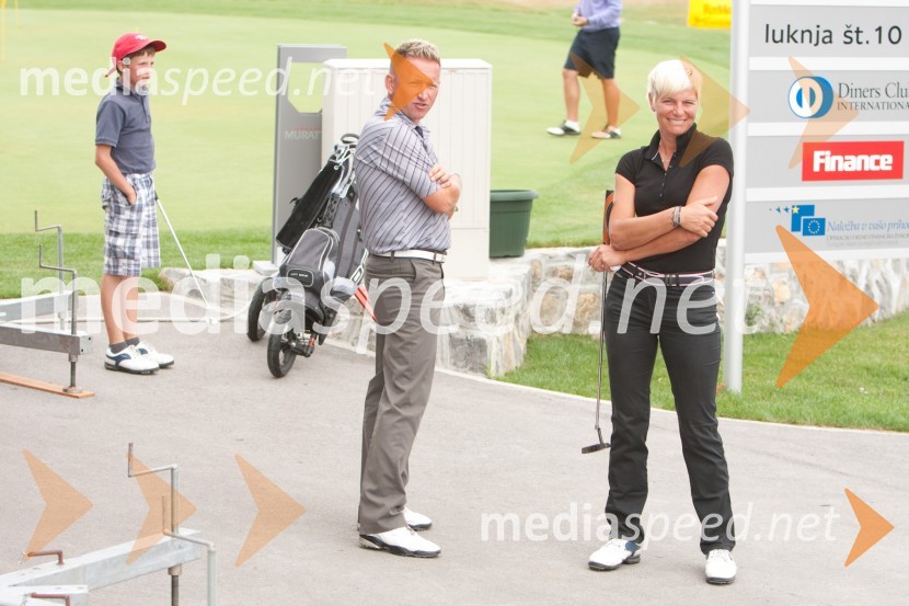 Dani Kraljič, golfist in Urška ZalokarFinstral Open tour