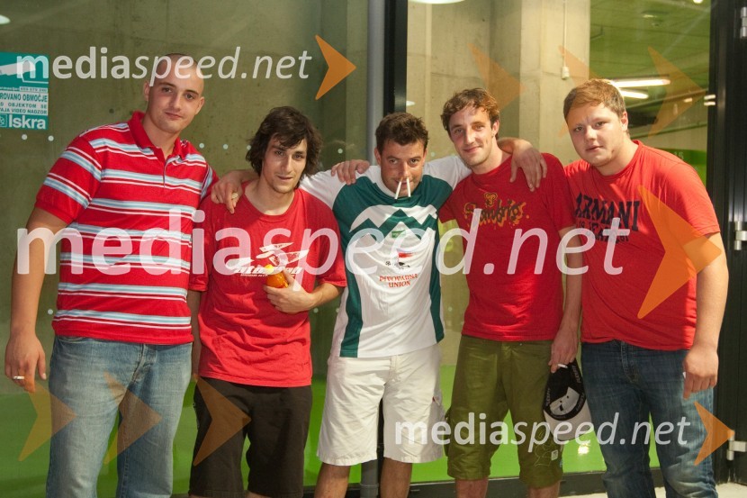 Klemen Klemen s prijateljiŠportni park Stožice, otvoritvena košarkarska tekma Slovenija : Španija