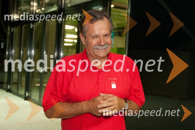 Prof. dr. Radovan Stanislav Pejovnik, rektor univerze v LjubljaniŠportni park Stožice, otvoritvena košarkarska tekma Slovenija : Španija