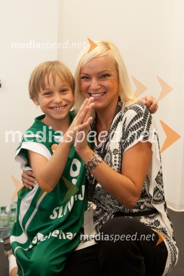 Otton Zajec in ŠpelaŠportni park Stožice, otvoritvena košarkarska tekma Slovenija : Španija