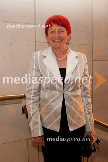 Mojca Senčar, Slovenka leta 2005 ter predsednica Slovenskega združenja za boj proti raku dojkFestival Ljubljana: koncert Mariinskega gledališča iz Sankt Petersburga
