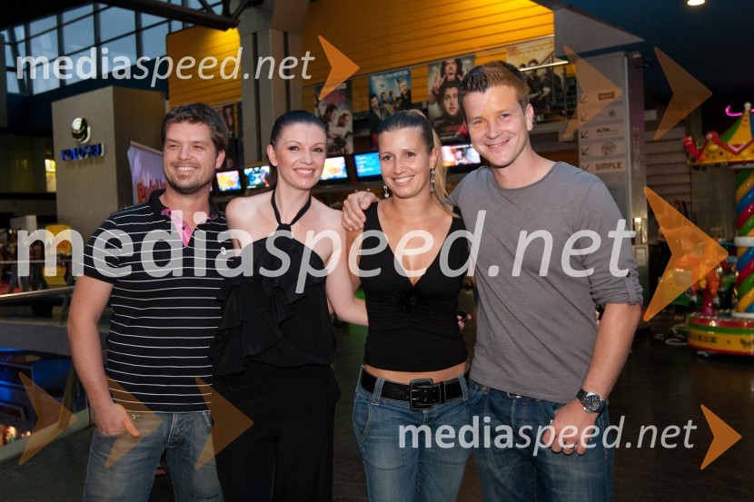 Dejan Romih, Mount Vacation, soproga Nina Urbančič Romih, odnosi z javnostjo, Boštjan Romih, televizijski in radijski voditelj in soproga LaraSalt, premiera filma