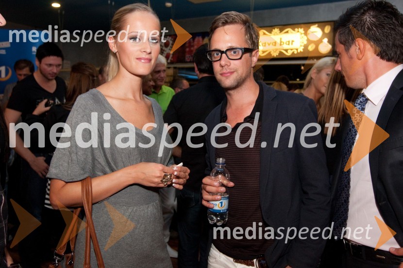 	Daniela Bervar, vodja Cotrugli Business School Slovenija in  	Aljoša Krošlin Grlj, odgovorni urednik priloge MagnetSalt, premiera filma