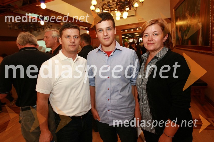 Damir Pintarič, sin Leon in Tanja Pintarič (Rajh), Gostinstvo Rajh Bakovci2. festival Kranjske klobase