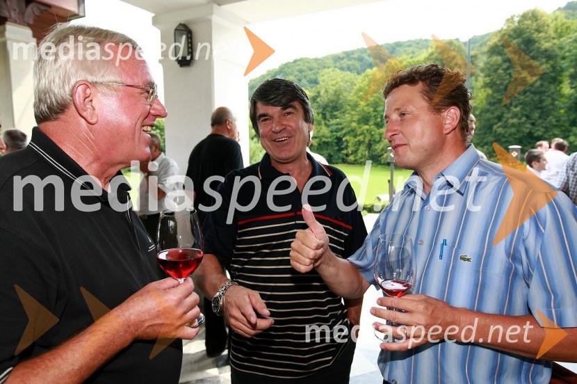 Drago Bulc, novinar in predsednik društva turističnih in potovalnih novinarjev Slovenije in Tone Anderlič, poslanec ter  	Danilo Steyer, predsednik Združenja družinskih vinogradnikov vinarjev Slovenije2. festival Kranjske klobase