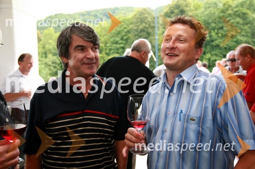 Tone Anderlič, poslanec  in Danilo Steyer, predsednik Združenja družinskih vinogradnikov vinarjev Slovenije2. festival Kranjske klobase