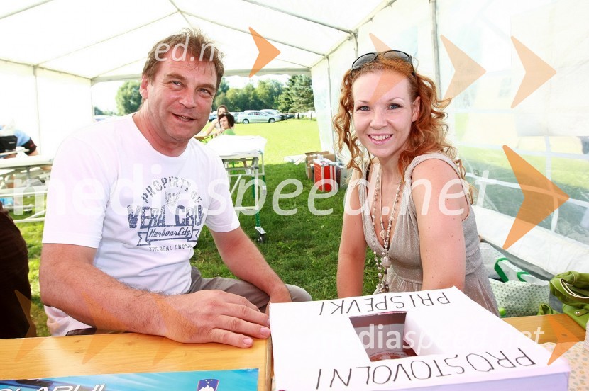 Dr. Danijel Grabar, strokovni direktor Splošne bolnišnice Murska Sobota in Regina Kogoj, pevkaDobrodelni koncert za bolnišnico Murska Sobota