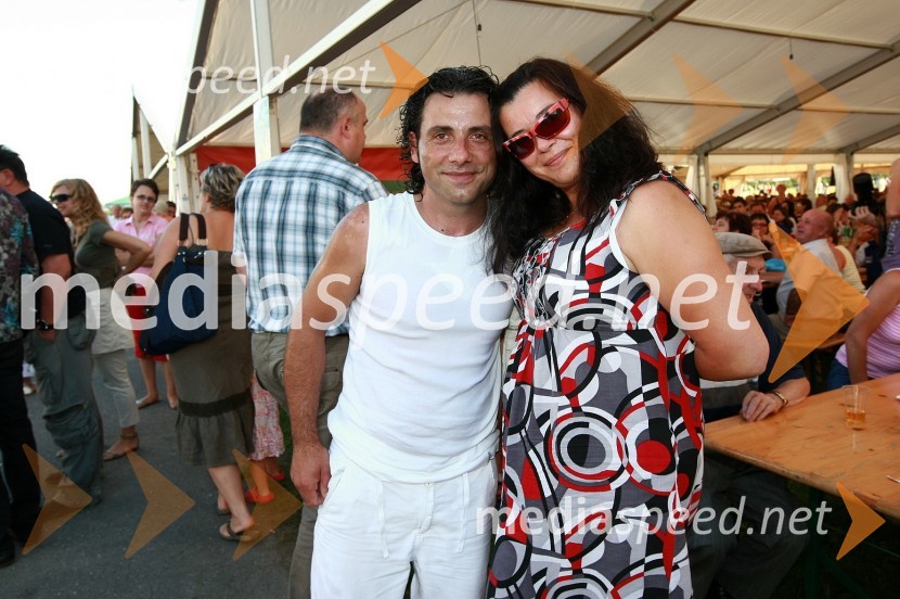 Jože Kontrec, član skupine Langa in žena Dada Kladnik, operna pevkaDobrodelni koncert za bolnišnico Murska Sobota