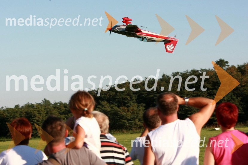 Peter Podlunšek, akrobatski pilotDobrodelni koncert za bolnišnico Murska Sobota