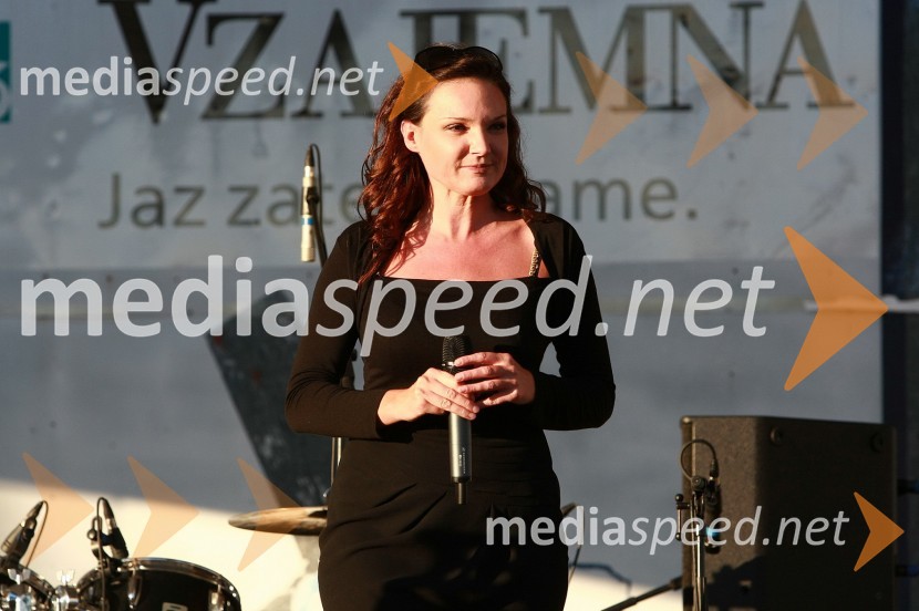 Alenka Gotar, pevkaDobrodelni koncert za bolnišnico Murska Sobota