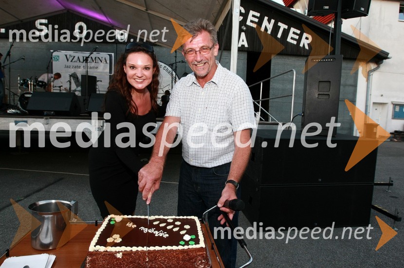 Alenka Gotar, pevka in dr. Bojan Korošec, direktor Splošne bolnišnice Murska SobotaDobrodelni koncert za bolnišnico Murska Sobota