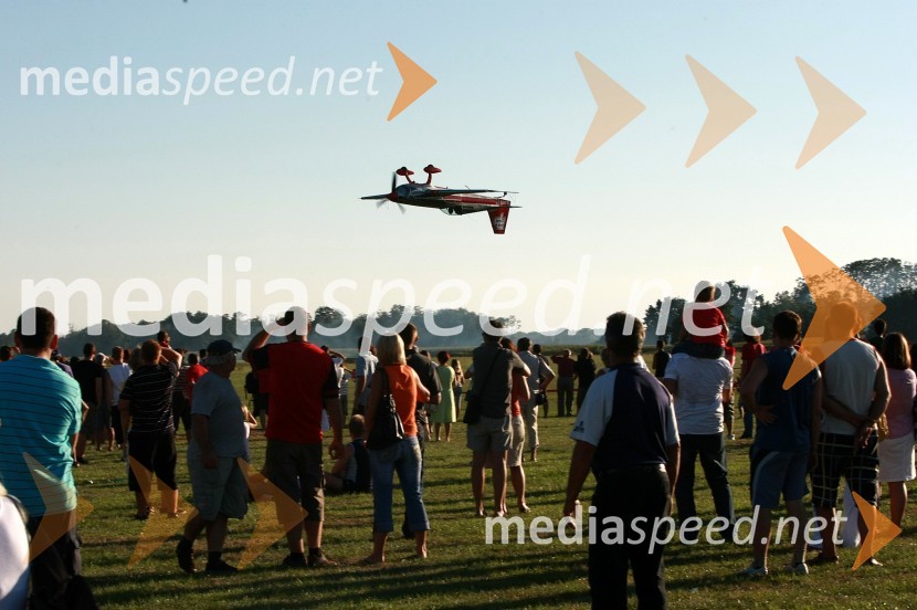 Peter Podlunšek, akrobatski pilotDobrodelni koncert za bolnišnico Murska Sobota