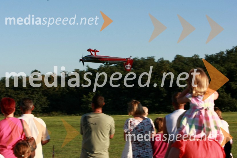 Peter Podlunšek, akrobatski pilotDobrodelni koncert za bolnišnico Murska Sobota