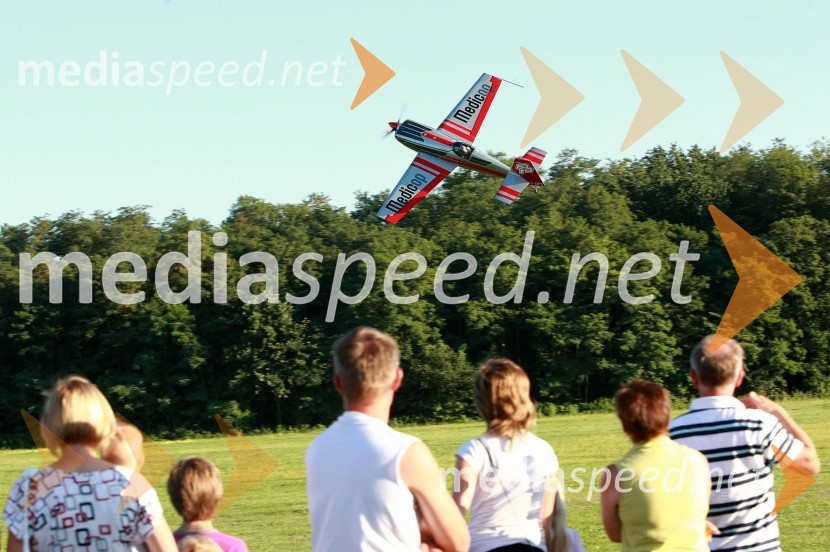 Peter Podlunšek, akrobatski pilotDobrodelni koncert za bolnišnico Murska Sobota