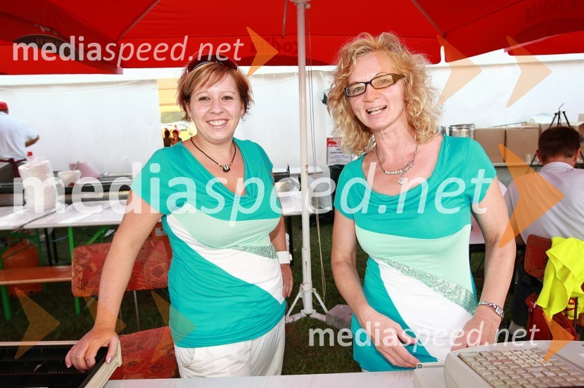 Simona Greflin in Ana LebarDobrodelni koncert za bolnišnico Murska Sobota