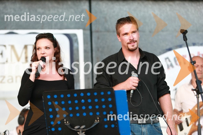 Alenka Gotar, pevka in Gašper Gustinčič, pevec skupine SonsDobrodelni koncert za bolnišnico Murska Sobota