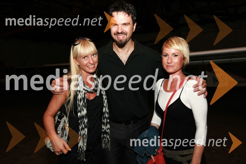 Jasna Kuštor, vodja tržnega komuniciranja v podjetju Panvita d.d.,
Petar Grašo, pevec ter Jasmina Čoragić
Dobrodelni koncert za bolnišnico Murska Sobota