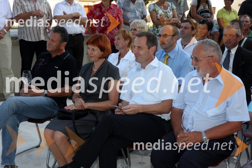 Anton Kampuš, župan občine Gornja Radgona, dr. Darko Anželj, župan občine Apače in soproga Tatjana ter Mihael Petek, župan občine RadenciSalon Traminec 2010