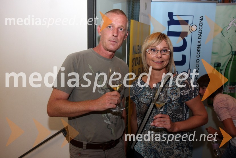 Peter Črešnar in Katja Šajnovič, direktorica za prodajo in marketing podjetja Amis d.o.o.Salon Traminec 2010