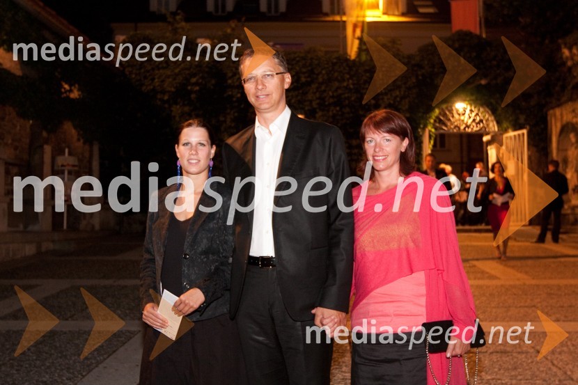 	Igor Lukšič, minister za šolstvo in šport, soproga dr. Marta Macedoni Lukšič, pediatrinja in hči KatarinaFestival Ljubljana 2010: Watching others, balet