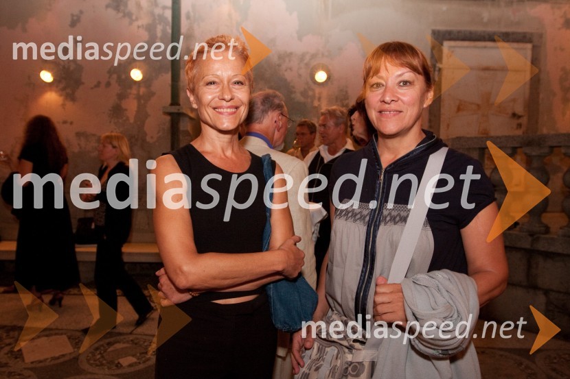 Mateja Rebolj, plesalka in Damjana Černe, igralkaFestival Ljubljana 2010: Watching others, balet