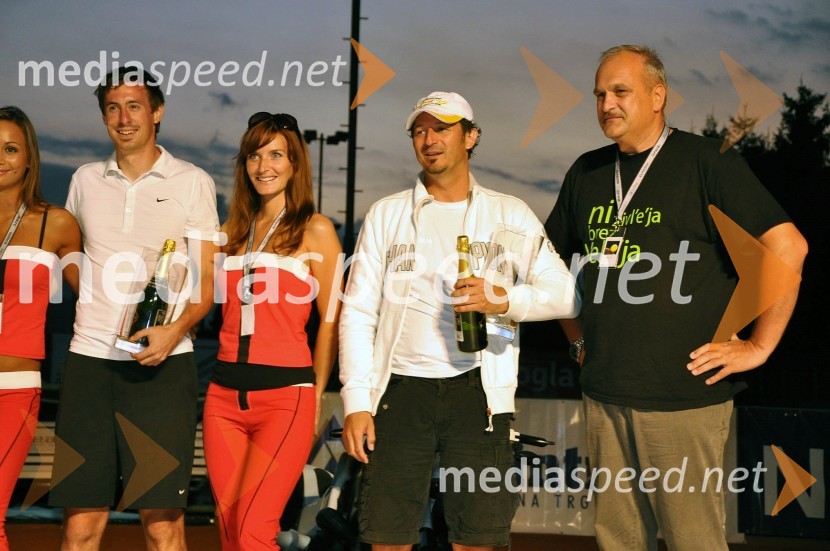 ... in Dr. Patrick Vlačič, minister za promet, ter Bojan Kontič, poslanec in hostesiVIP teniški turnir 2010