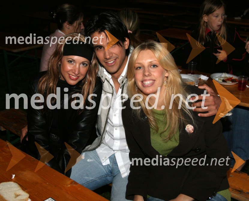 Natka Geržina, glasbena menedžerka, Domen Kumer, pevec in Bojana Ksela, novinarka E+ na Kanalu A10 let televizije RTS Maribor