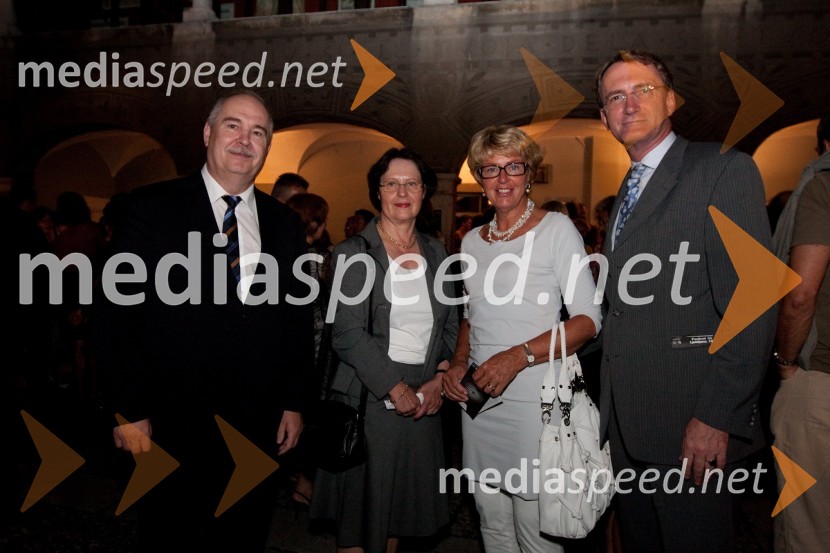 ..., ... , Jos Douma, nizozemski ambasador v Sloveniji in soproga AleidPaco de Lucia zaključil Festival Ljubljana 2010