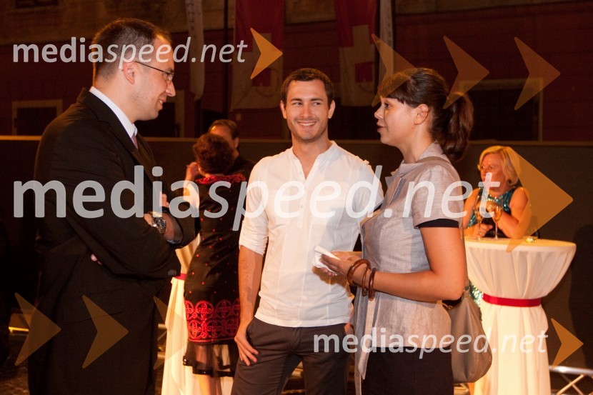 Leo Oblak, predsednik uprave družbe Infonet Media, Gregor Bolčina, moderator na Radio 1 in Urška BorkoPaco de Lucia zaključil Festival Ljubljana 2010