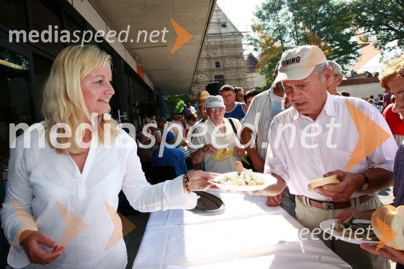 Tržnica Maribor, odprtje osrednjega pokritega dela mariborske tržnice