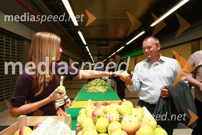 ... in Franc Kangler, župan Mestne občine MariborTržnica Maribor, odprtje osrednjega pokritega dela mariborske tržnice