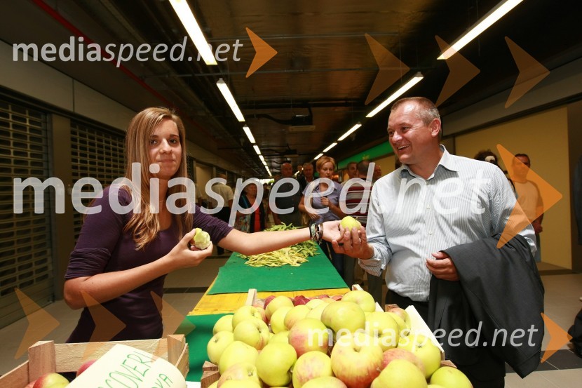 ... in Franc Kangler, župan Mestne občine MariborTržnica Maribor, odprtje osrednjega pokritega dela mariborske tržnice