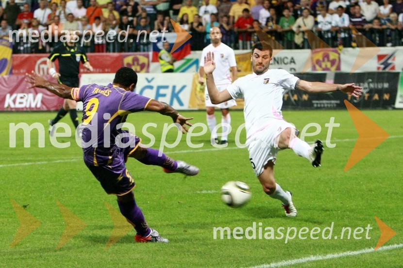 Marcos Magno Morales Tavares, nogometaš NK Maribor in Cesare Bovo, nogometaš US Citta di PalermoNK Maribor - Palermo, 4. krog kvalifikacij za Ligo Europa, povratna tekma